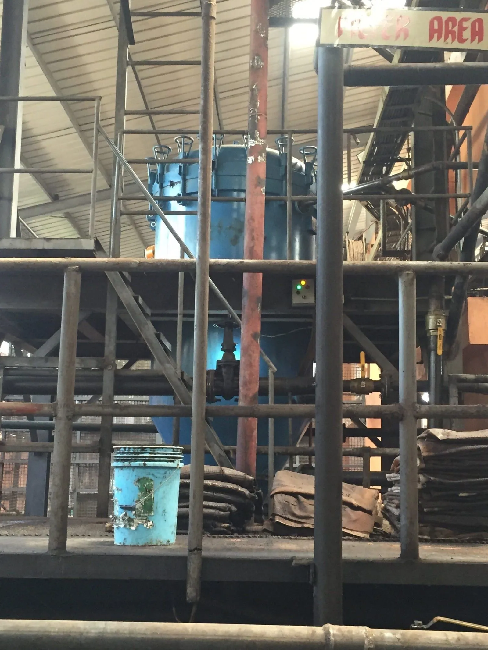 Leaf filter installed within a steel structure