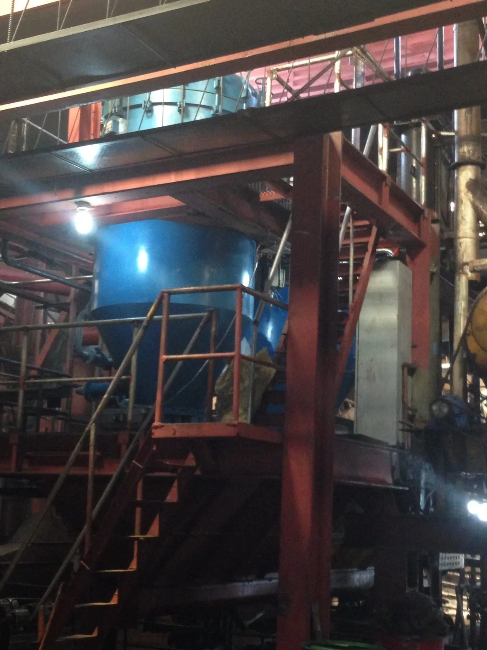 Leaf filter installed under a process structure
